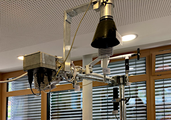 Automatische IMIS Station des SLF zur Messung von Schnee- und Wetterdaten